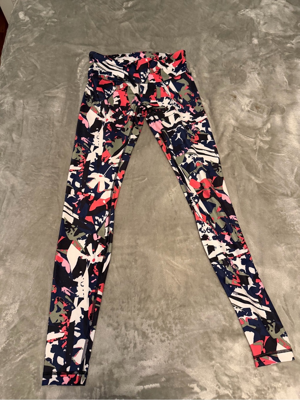 Lulu Lemon Size 8 Women’s Leggings